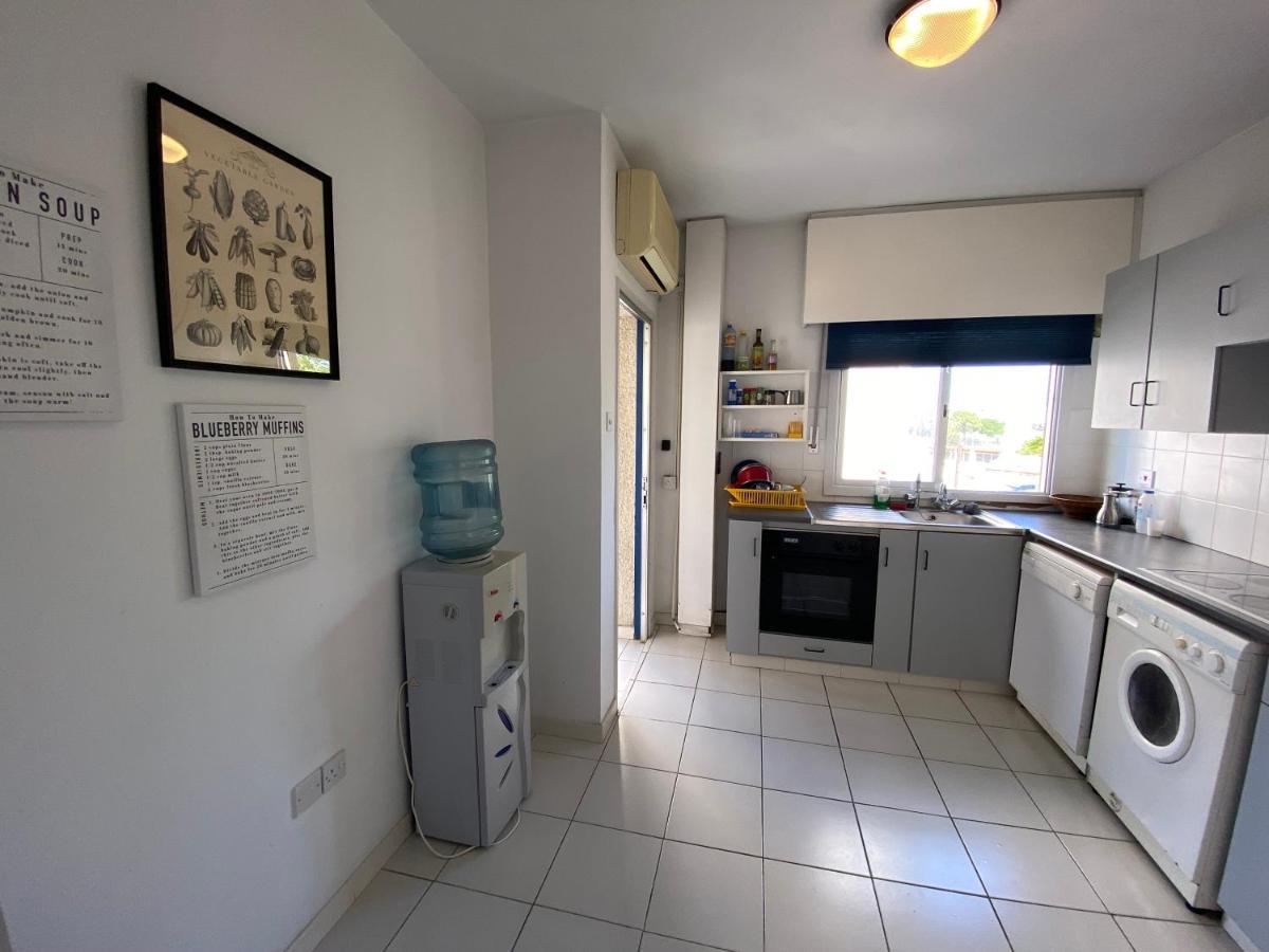 Private Room In A Shared Flat At Best Location Limasol Buitenkant foto
