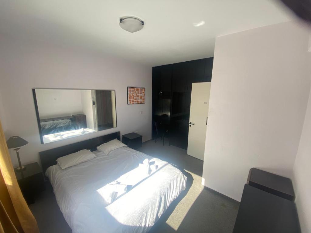 Private Room In A Shared Flat At Best Location Limasol Buitenkant foto