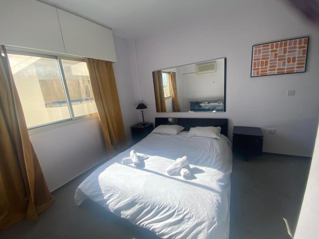 Private Room In A Shared Flat At Best Location Limasol Buitenkant foto